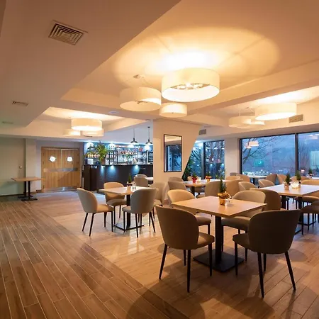 Hotel Jarzebata
